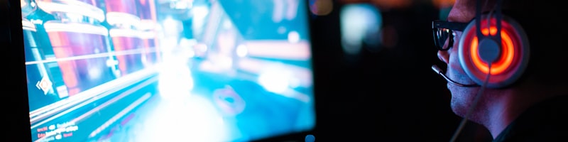 电竞游戏战略地图视角，展示团队运筹帷幄的宏观布局